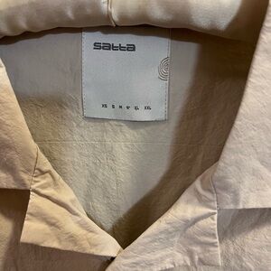 Satta Ecru Camp Shirt,  Short Sleeve Two front pockets. 100%Cotton Men’s Large